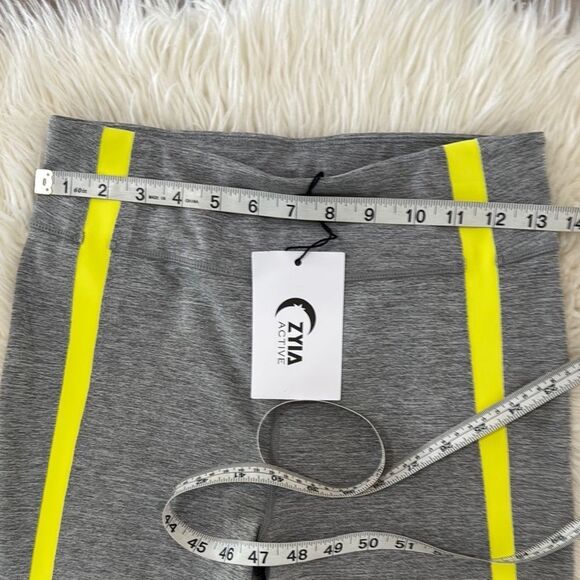 ZYIA ACTIVE Gray and Yellow Leggings With Vertical Stripes NWT - Picture 4 of 9